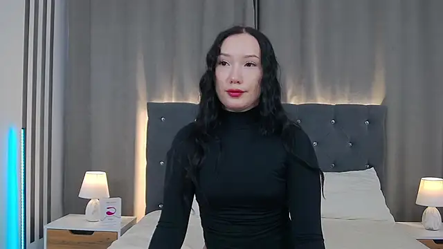 Snapshot of LeilaLow chatting on 01-15-26, 03:05 LeilaLow online show from 01-15-26, 03:05