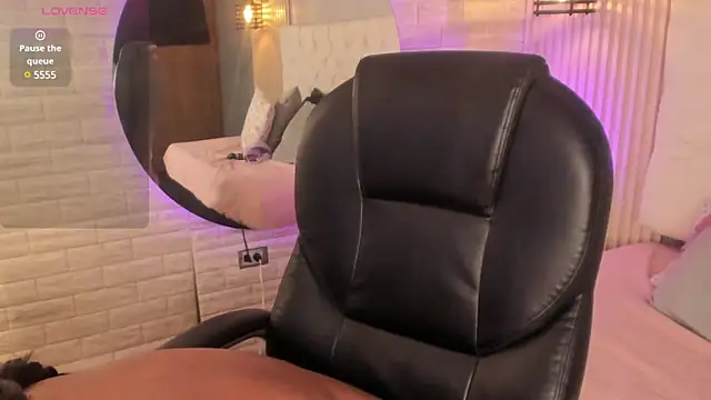 Snapshot of nicole__parker1 chatting on 03-05-25, 06:34 nicole parker1 online show from 03-05-25, 06:34