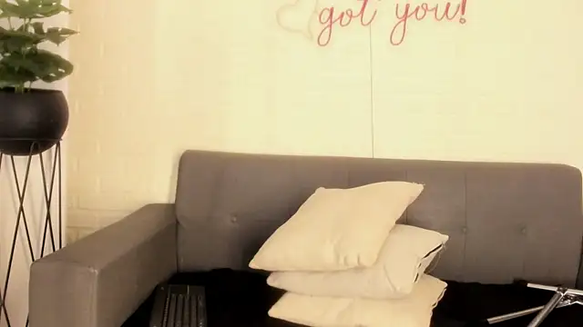 karina gomez 18 online show from 12-22-25, 11:29