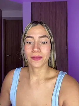 Issabela G1 online show from 12-22-24, 02:28