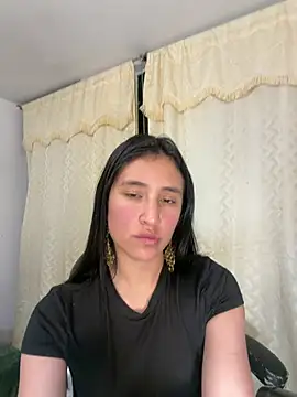 paulinamoons1 online show from 05-14-26, 04:19