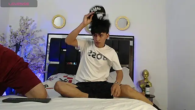 Valerio 22 online show from 10-22-25, 01:06