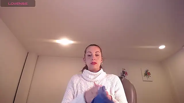 Snapshot of Nami_sunny chatting on 01-18-25, 08:41 Nami sunny online show from 01-18-25, 08:41