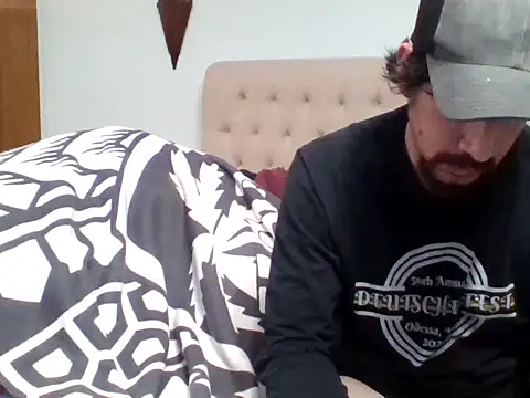 Snapshot of Curved4Pleasure chatting on 03-04-25, 09:51 Curved4Pleasure online show from 03-04-25, 09:51