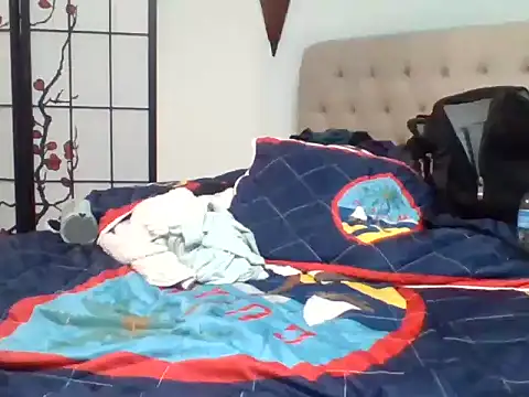 Snapshot of Curved4Pleasure chatting on 03-13-25, 08:11 Curved4Pleasure online show from 03-13-25, 08:11