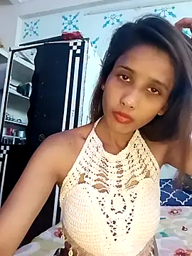 zoya khan25 online show from 03-17-25, 07:57