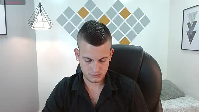 Snapshot of Cerokershelby chatting on 02-06-25, 08:13 Cerokershelby online show from 02-06-25, 08:13