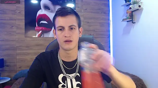 Snapshot of Cerokershelby chatting on 03-16-25, 07:26 Cerokershelby online show from 03-16-25, 07:26