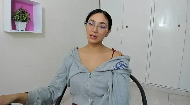 ASIAM BRUNET online show from 03-14-25, 01:13