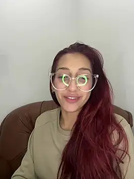 julialupato1606 online show from 02-17-25, 11:09