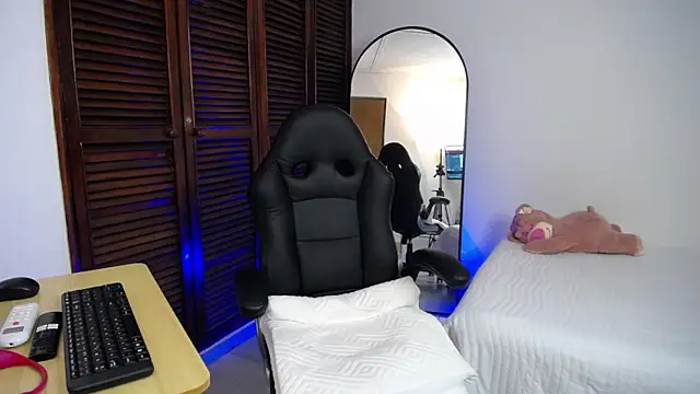 karoll marquez online show from 01-17-25, 08:44