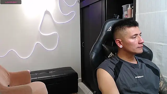 Snapshot of team_dinamite69 chatting on 03-14-25, 03:14 team dinamite69 online show from 03-14-25, 03:14