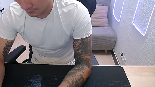 Snapshot of team_dinamite69 chatting on 02-12-26, 12:33 team dinamite69 online show from 02-12-26, 12:33