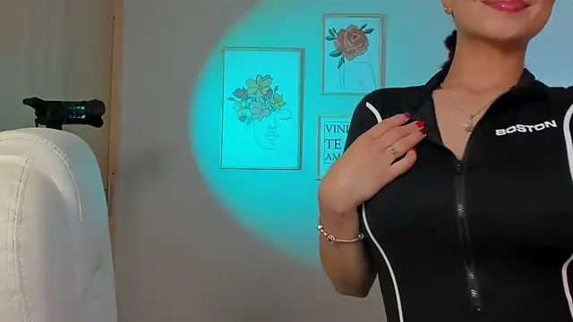 Elena Ruiz online show from 01-10-25, 08:59