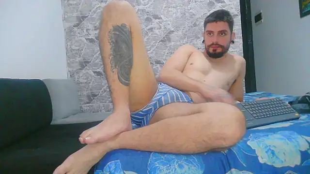 Aaron kwok28 online show from 01-03-25, 03:16