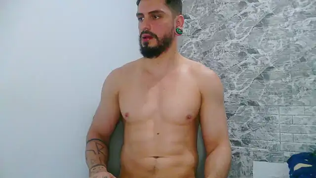 Aaron kwok28 online show from 02-18-25, 10:36