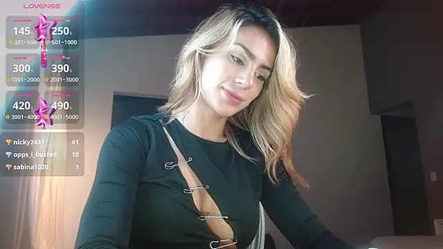 Snapshot of greyslopez chatting on 02-12-25, 03:40 greyslopez online show from 02-12-25, 03:40