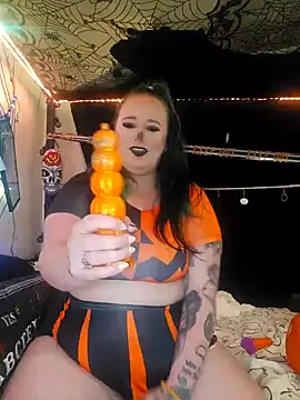 Bunny Cummings online show from 10-31-25, 11:28