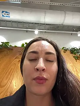 Holly Play online show from 01-13-25, 12:24