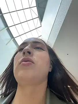 Holly Play online show from 10-13-25, 09:09