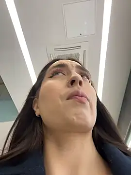 Holly Play online show from 01-18-26, 12:09