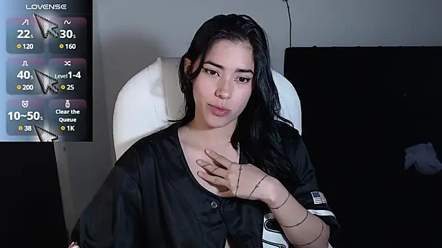 Snapshot of LESLIEBLACK_ chatting on 02-27-25, 02:53 LESLIEBLACK online show from 02-27-25, 02:53