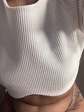 Snapshot of Iris_lee chatting on 03-12-25, 08:10 Iris lee online show from 03-12-25, 08:10