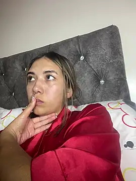 Snapshot of Iris_lee chatting on 03-18-25, 10:15 Iris lee online show from 03-18-25, 10:15