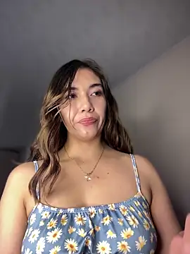 Snapshot of Iris_lee chatting on 09-10-25, 04:51 Iris lee online show from 09-10-25, 04:51