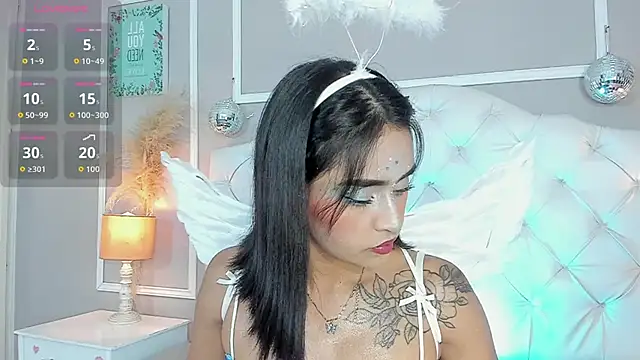 Snapshot of serena_jeyms chatting on 10-31-25, 08:32 serena jeyms online show from 10-31-25, 08:32