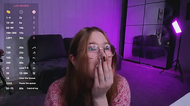 bonnie wright online show from 01-14-25, 07:11