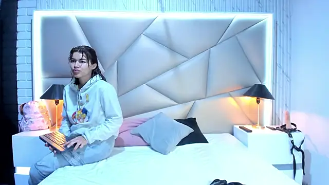 Bonny Bonss online show from 02-07-25, 11:12