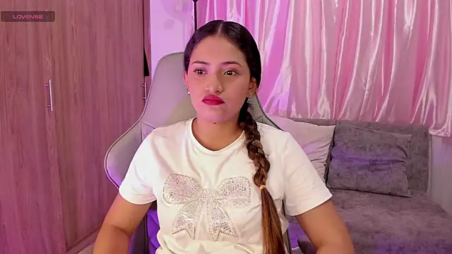 Snapshot of Isa_squirt1 chatting on 09-12-25, 02:11 Isa squirt1 online show from 09-12-25, 02:11