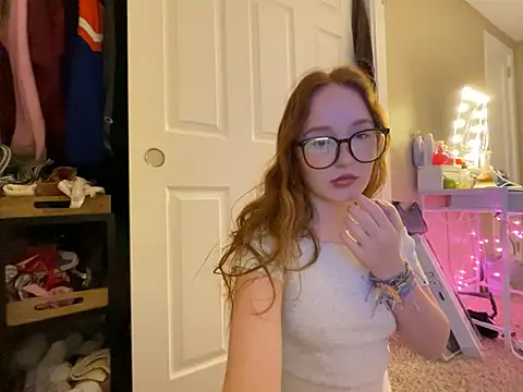 Snapshot of gingerbabe18 chatting on 02-07-25, 01:36 gingerbabe18 online show from 02-07-25, 01:36