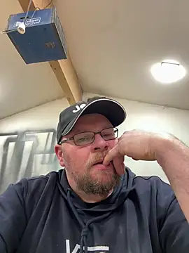 Snapshot of Thenakedjoiner1 chatting on 02-21-26, 05:03 Thenakedjoiner1 online show from 02-21-26, 05:03