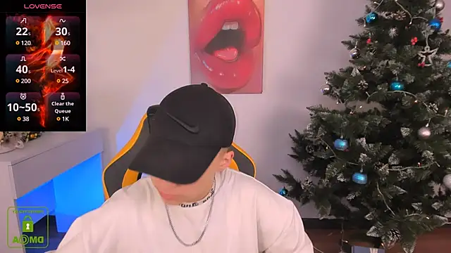 Snapshot of Dolly__Queen_ chatting on 12-20-24, 08:34 Dolly Queen online show from 12-20-24, 08:34