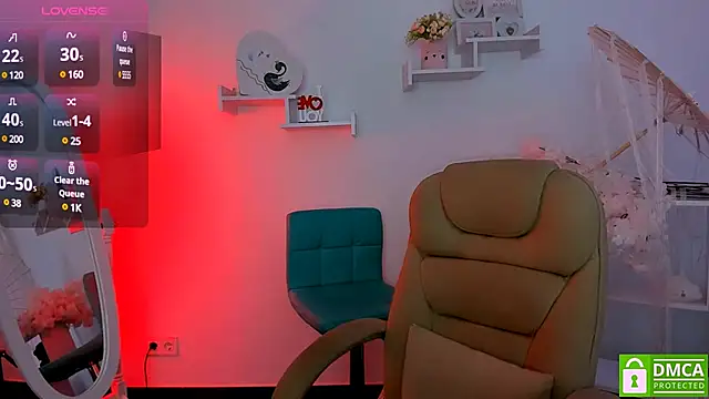 Snapshot of Dolly__Queen_ chatting on 02-21-25, 01:00 Dolly Queen online show from 02-21-25, 01:00