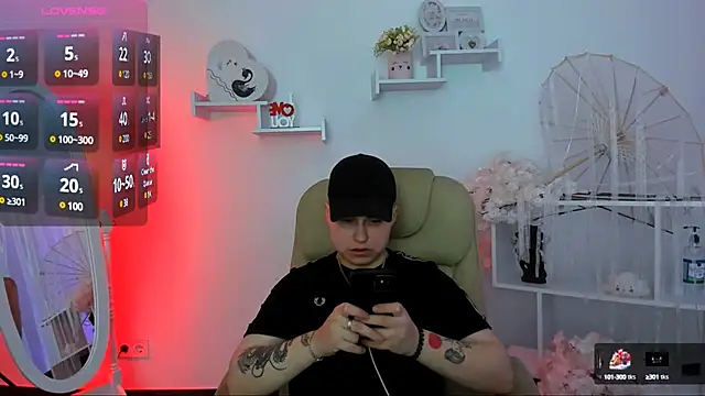 Snapshot of Dolly__Queen_ chatting on 03-08-25, 09:51 Dolly Queen online show from 03-08-25, 09:51