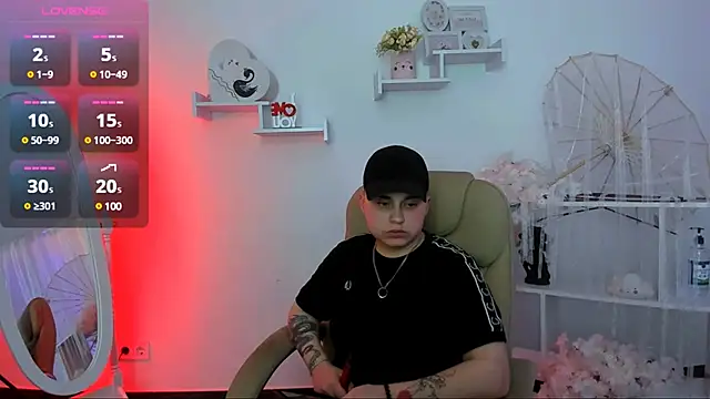 Snapshot of Dolly__Queen_ chatting on 03-09-25, 12:53 Dolly Queen online show from 03-09-25, 12:53