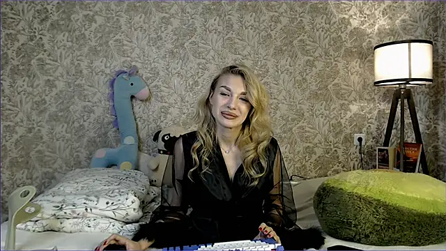 Ella Milla online show from 09-18-25, 11:23