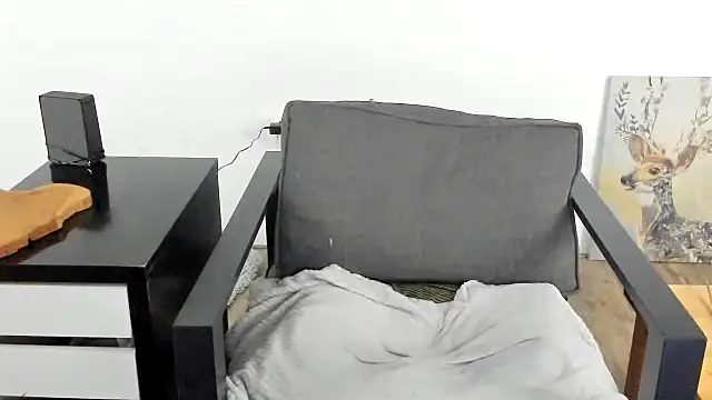 MendiPetite online show from 02-18-25, 10:03