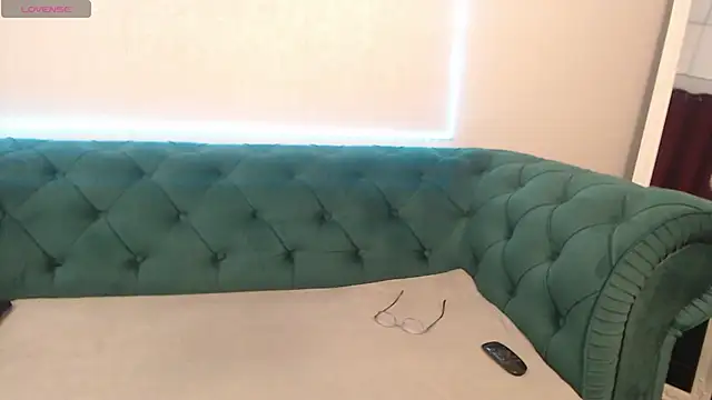 Snapshot of IvanaCharm chatting on 02-13-25, 04:22 IvanaCharm online show from 02-13-25, 04:22