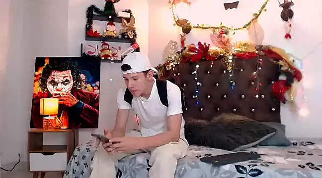 Snapshot of flowers18 chatting on 12-21-24, 02:30 flowers18 online show from 12-21-24, 02:30