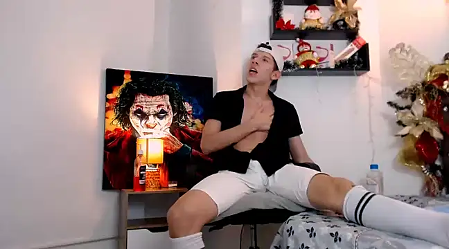 Snapshot of flowers18 chatting on 12-21-24, 11:24 flowers18 online show from 12-21-24, 11:24