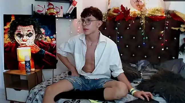 Snapshot of flowers18 chatting on 12-28-24, 09:08 flowers18 online show from 12-28-24, 09:08