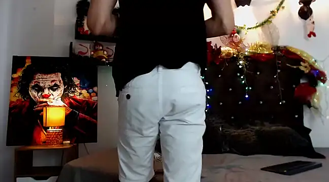 Snapshot of flowers18 chatting on 12-31-24, 10:12 flowers18 online show from 12-31-24, 10:12