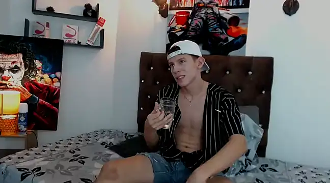 Snapshot of flowers18 chatting on 01-15-25, 08:58 flowers18 online show from 01-15-25, 08:58