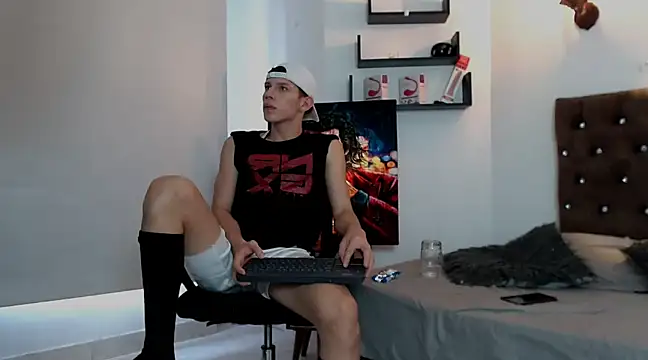 Snapshot of flowers18 chatting on 01-24-25, 09:26 flowers18 online show from 01-24-25, 09:26