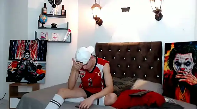 Snapshot of flowers18 chatting on 02-22-25, 11:24 flowers18 online show from 02-22-25, 11:24