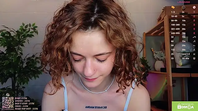 Snapshot of Curly_Moon chatting on 03-01-25, 05:16 Curly Moon online show from 03-01-25, 05:16